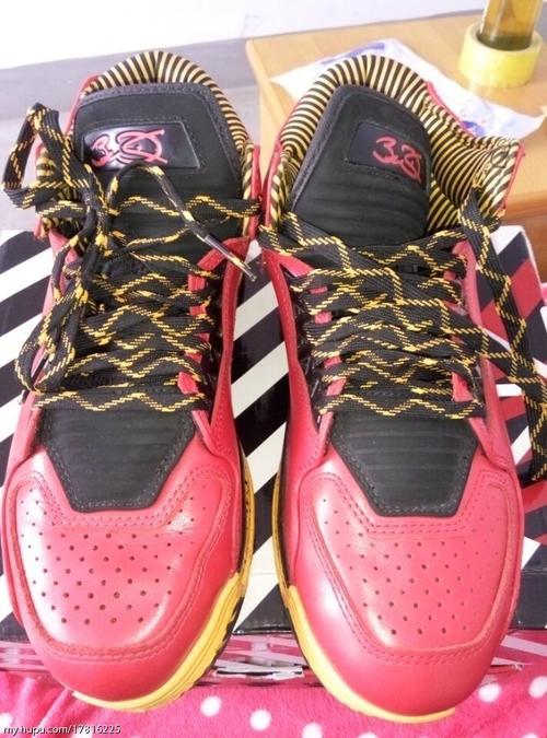 韦德红警球鞋真假辨别：教你轻松避免踩坑