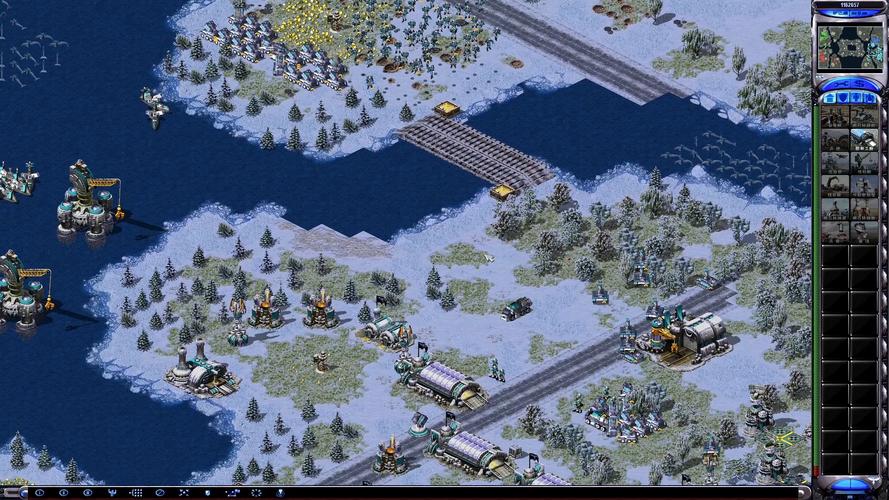 红警地图库：超多经典地图任你玩！
