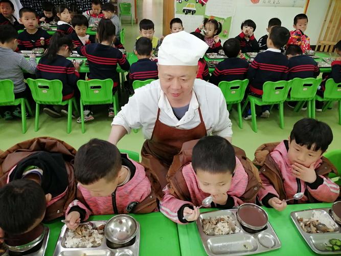 本溪警方郁双红：用警务技能守护孩子们的安全