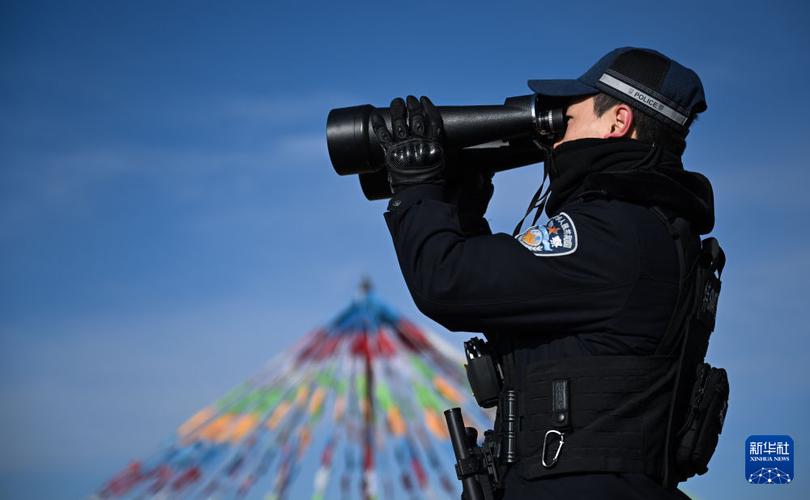 藏族网红警察的日常：揭秘高原上的守护者