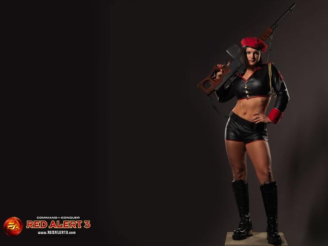 调教红警伊娃：体验不一样的游戏乐趣