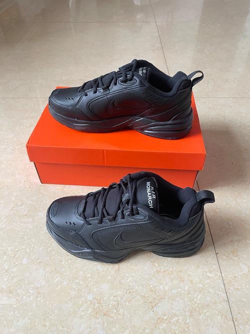 耐克红警鞋款入手指南：教你如何辨别真伪