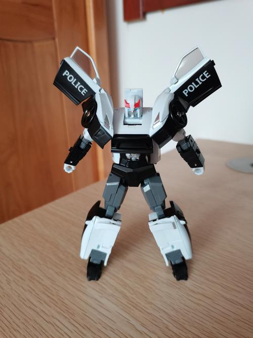 红警车玩具推荐：拼布、模型等多种选择