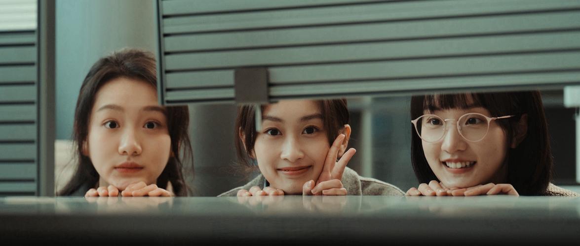 粉红泡泡的背后：粉红警告，识破爱情骗局