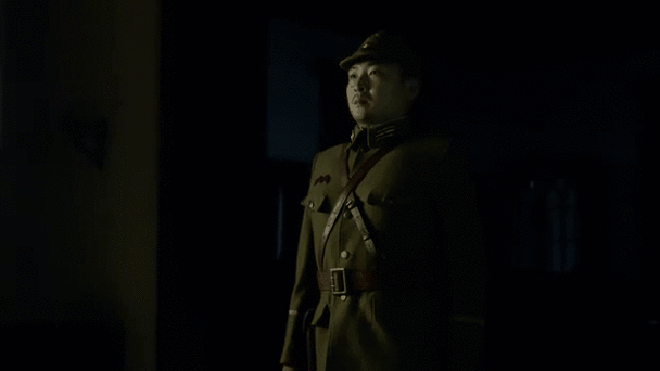 黑土上的红警：末日战场的残酷与希望