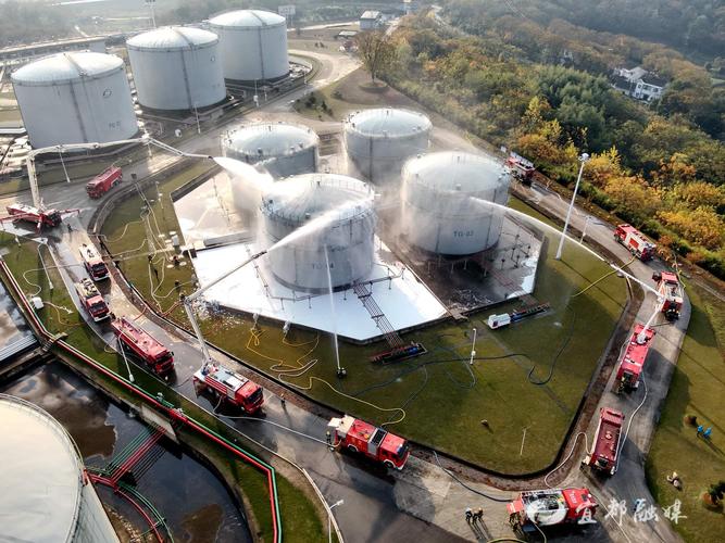 如何有效利用红警储油罐?资源获取最大化