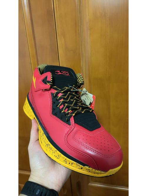 韦德红警球鞋真假辨别：教你轻松避免踩坑