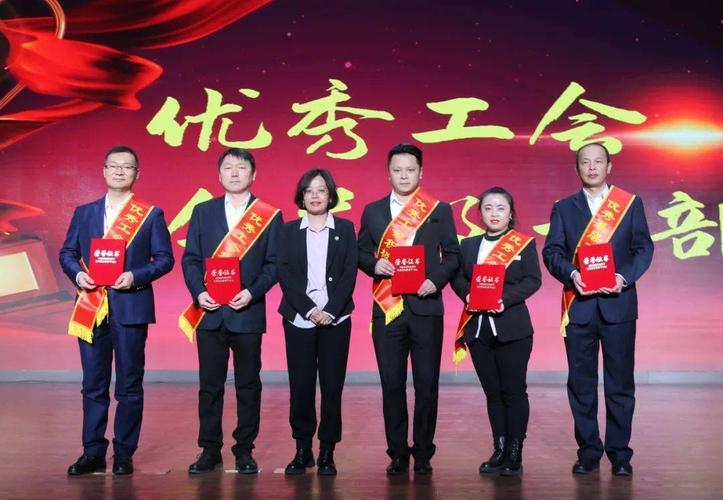 彭红警官先进事迹：学习榜样，致敬英雄