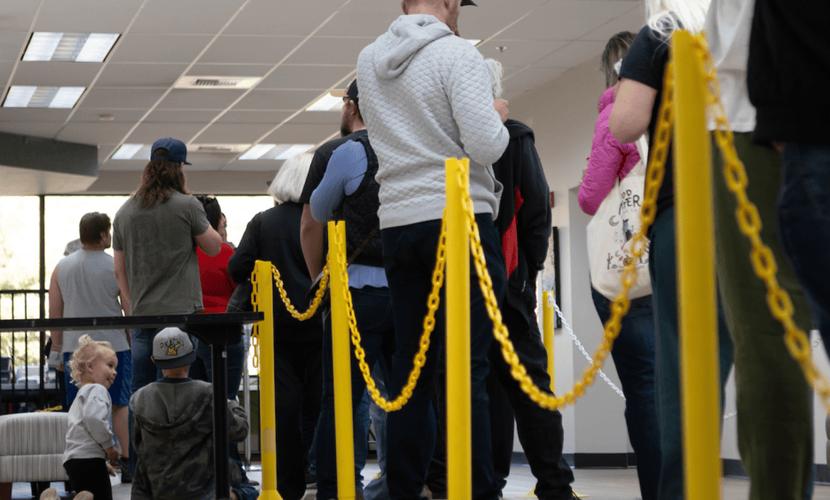 特朗普红警！美军高层紧急戒备，总统举动引担忧