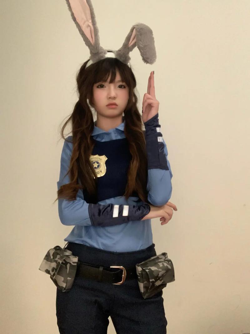 打破刻板印象！看看这位认真负责的兔子警官